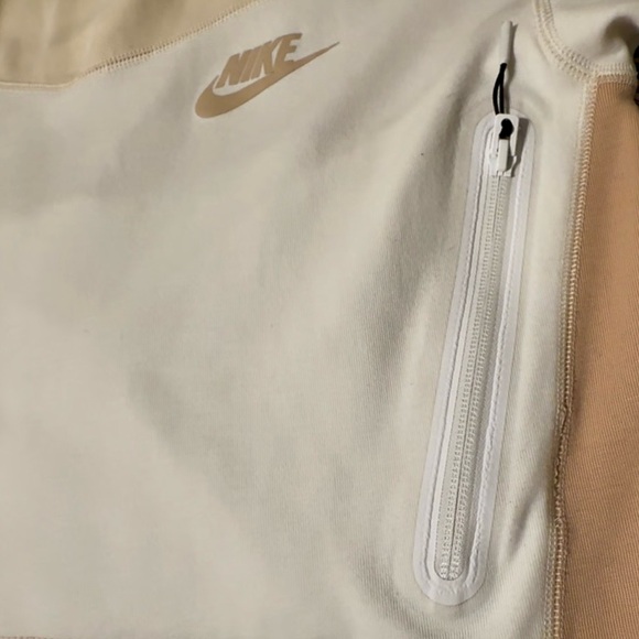 Nike Tech Fleece Crew neck shirt,med, cream/beige, used lightly - Picture 4 of 10